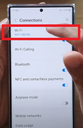 How to Enable or Disable WiFi Hotspot 2.0 Galaxy S22 Step 3