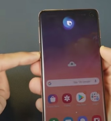 How To Get a Screenshot with a Galaxy S10 Using Bixby Step 1